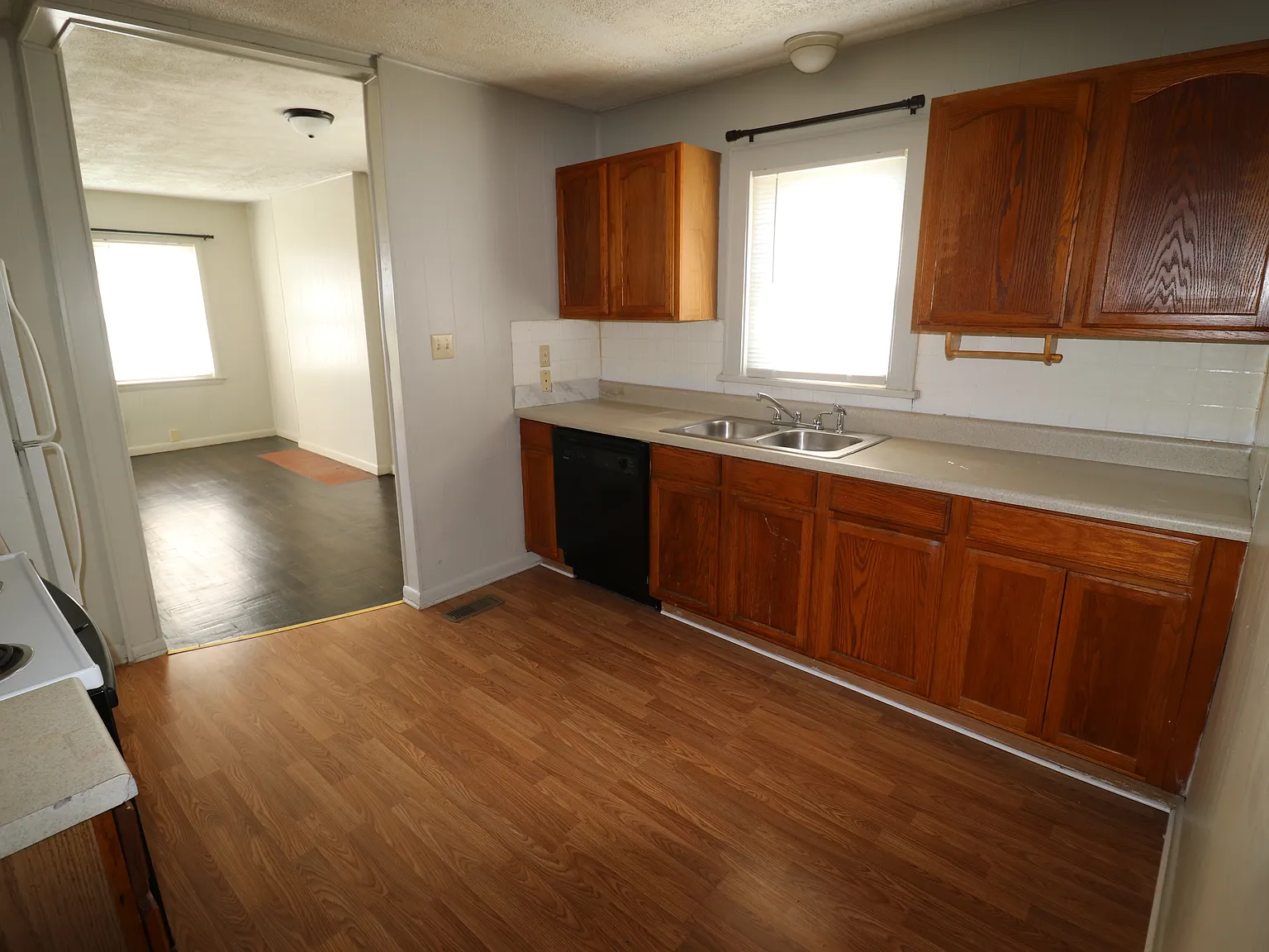 2 bed, 976 sqft, $1,200 — Photo 4