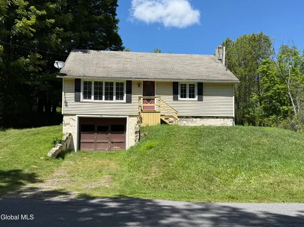 296 W State St Extension, Gloversville, NY 12078