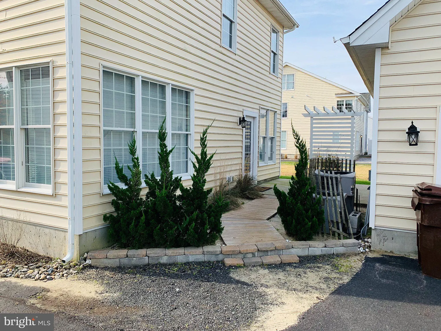 5 bed, 3.5 bath, 3524 sqft, $3,200 — Photo 4