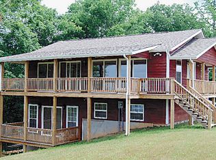 112 Cove Creek Est, Byrdstown, TN 38549