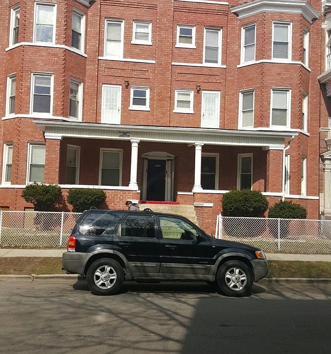 1st image of 702 E 50th Pl #102
