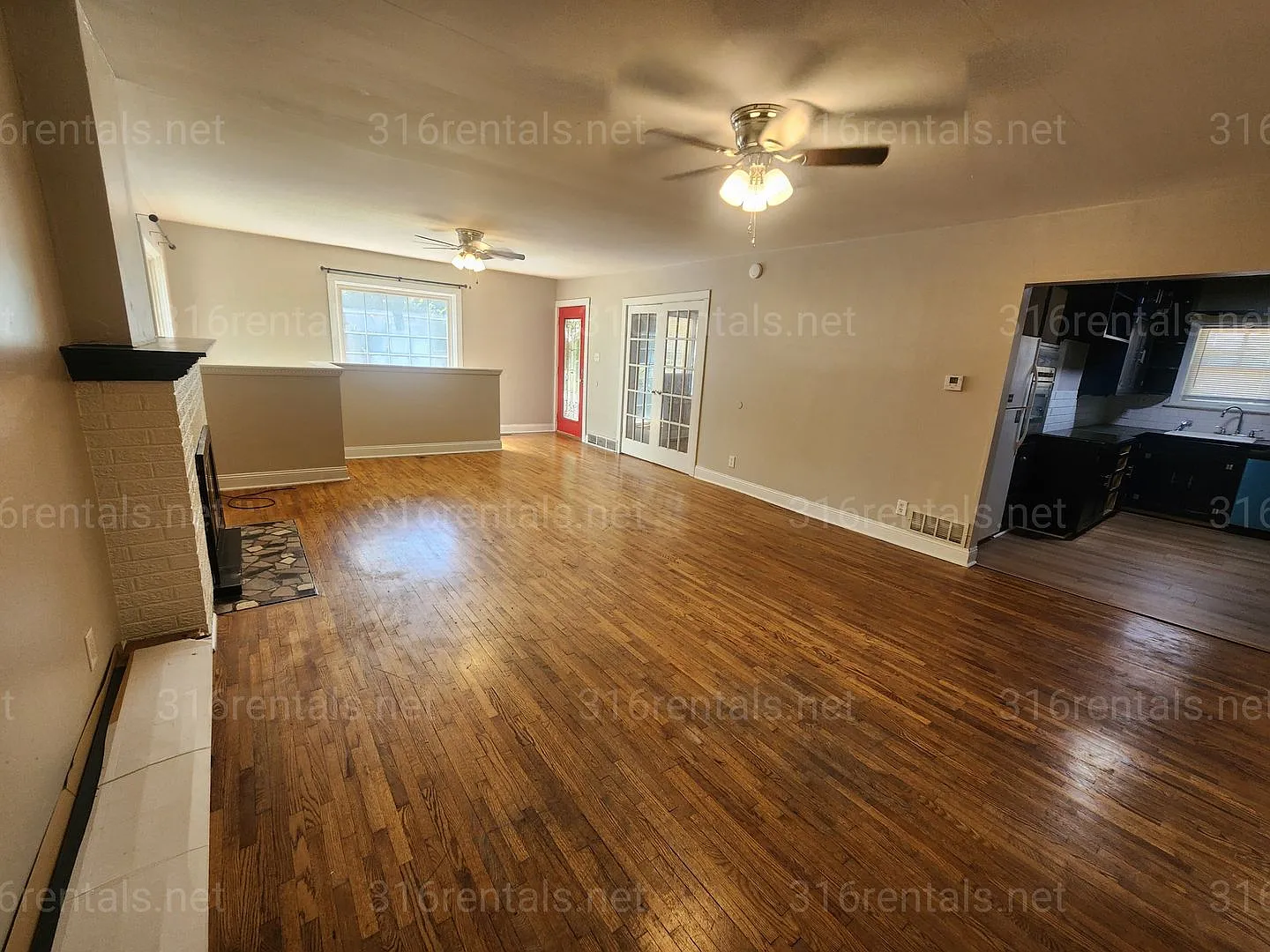 $1,075 - 2 bedroom / 2 bathroom - Single Family Home — Photo 3