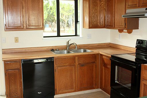 4th image of 18836 N Walden Dr