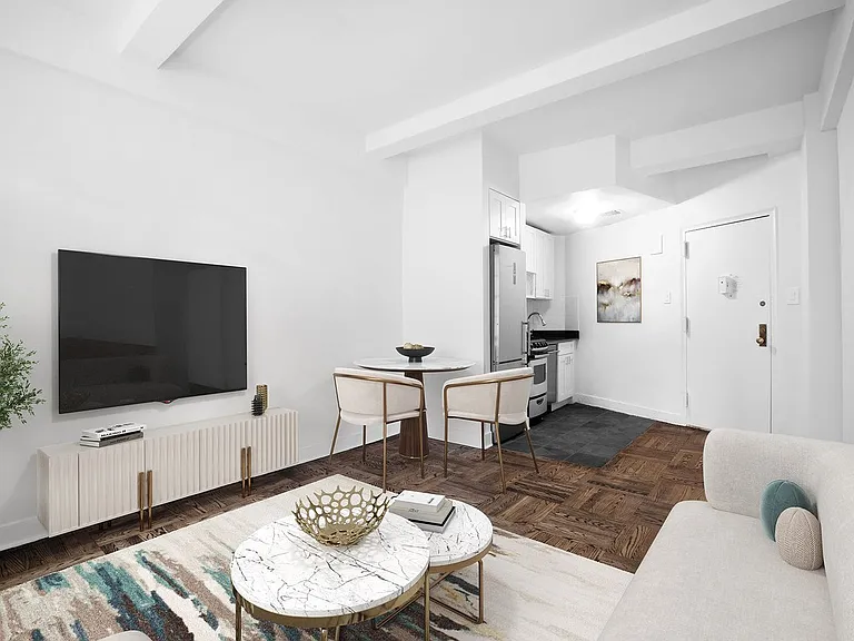 160 W 71st St #4U — Photo 4