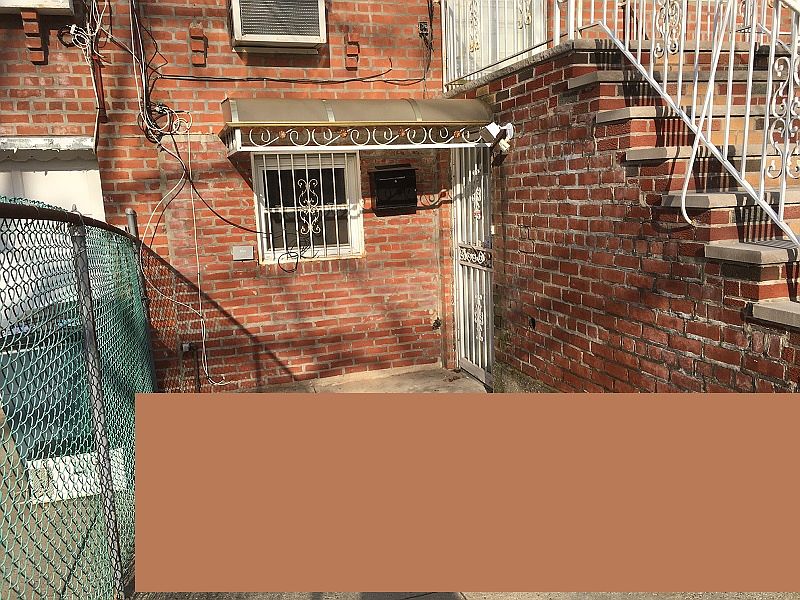 2nd image of 140 E 98th St