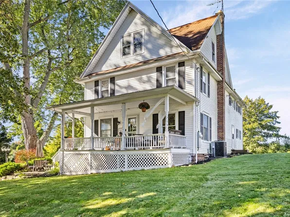 7677 E Townline Rd, Williamson, NY 14589