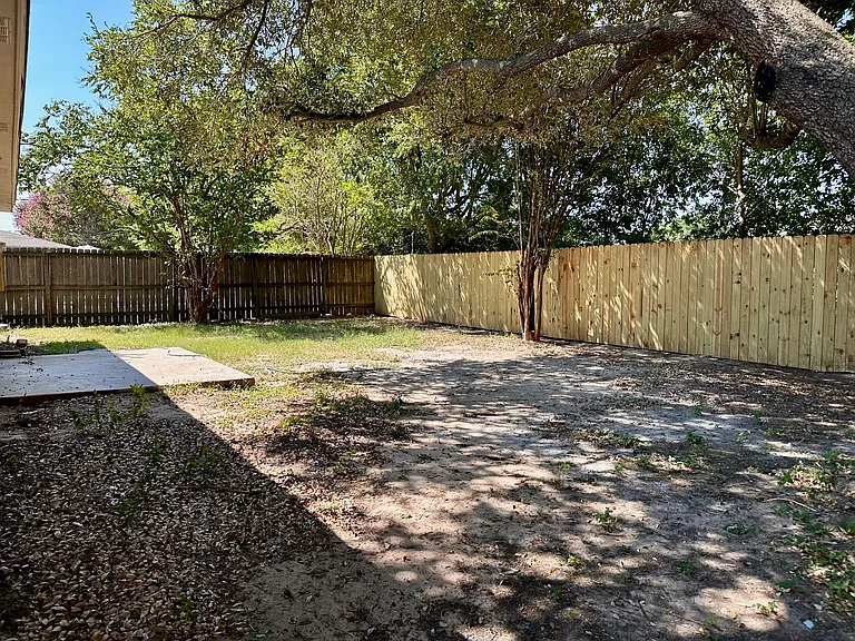 4437 Kirkwood Dr — Photo 9