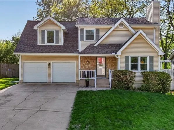 12404 S Seminole Dr, Olathe, KS 66062