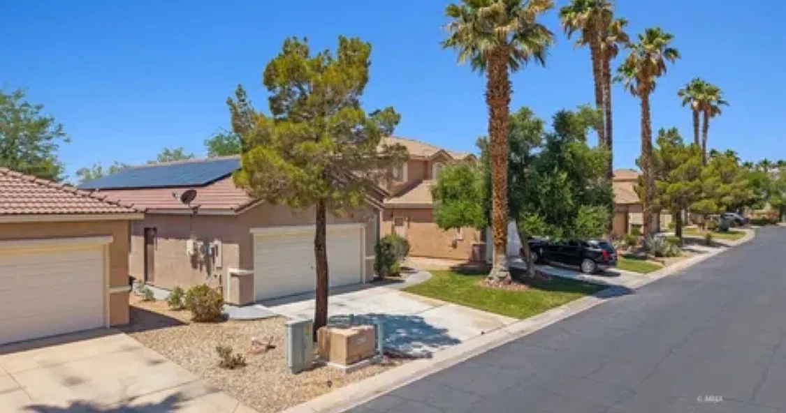 3 bed, 1493 sqft, $1,900 — Photo 1