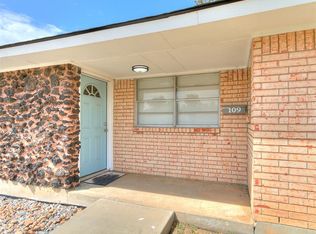 109 SW 14th St, Moore, OK 73160