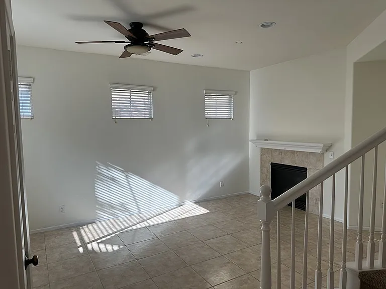 9782 Winterberry Dr — Photo 4