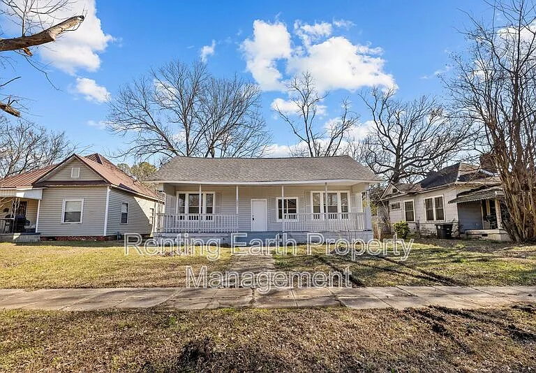 1217 Fulton Ave — Photo 2