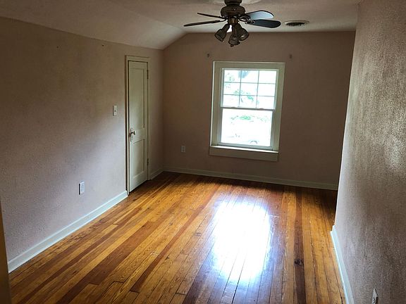 4th image of 3325 Windsor Ct