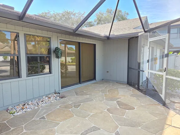 691 S Centre Ct SW, Vero Beach, FL