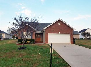 1491 Mayfair Dr, Conover, NC 28613