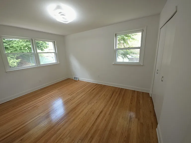 781 Livezey Ln — Photo 17