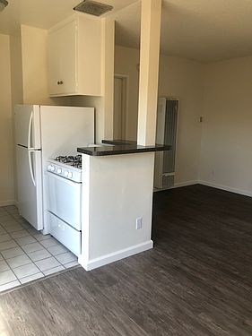 5th image of 28 Sunset Ave APT 17