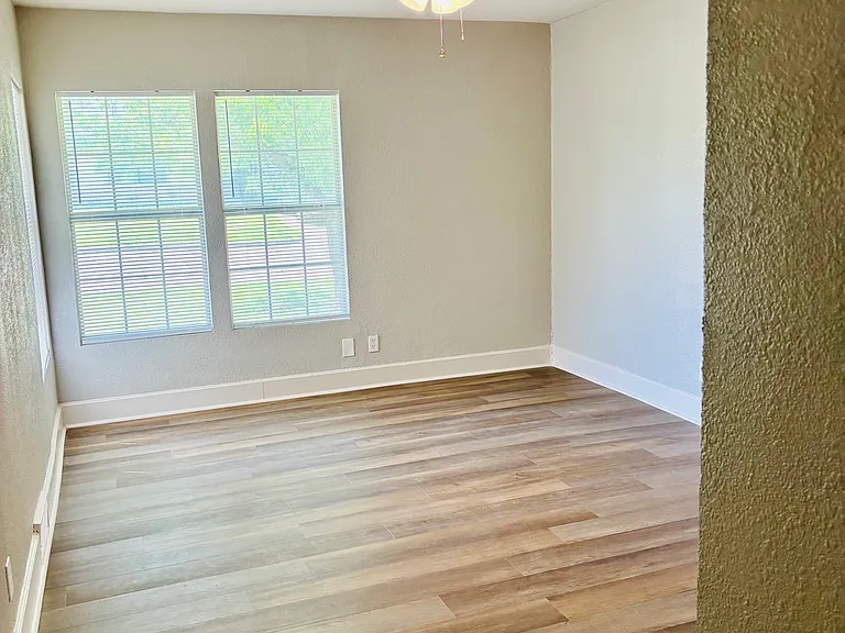 5433 Purington Ave — Photo 13