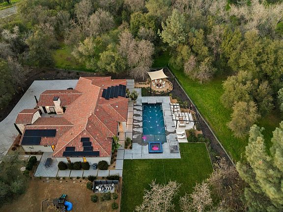 3rd image of 5331 Barton Rd