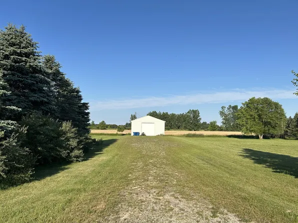 1055 S Carter Rd, Midland, MI 48642