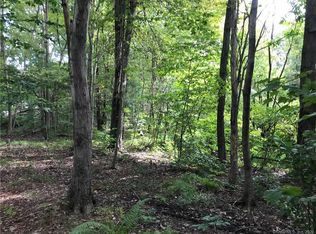 138 Munson Rd, Beacon Falls, CT 06403