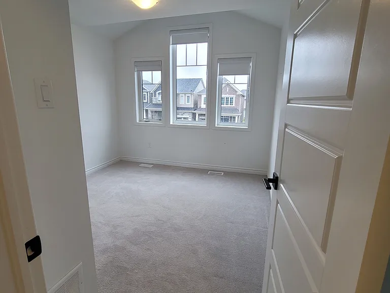 34 Routley St — Photo 17