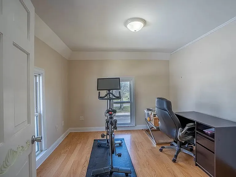 210 S Keystone Ave — Photo 14