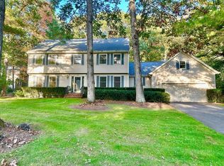 42 Woodlot Rd, Amherst, MA 01002