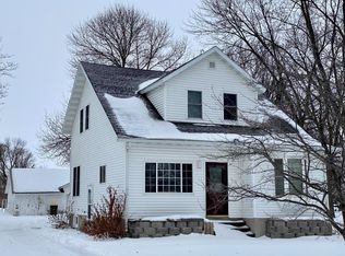 120 10th St N, Bird Island, MN 55310