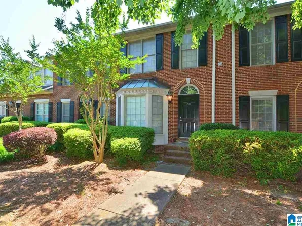 241 Meadow Croft Cir, Birmingham, AL 35242