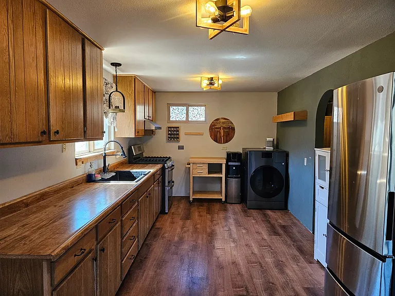1317 Leisure Ln — Photo 6