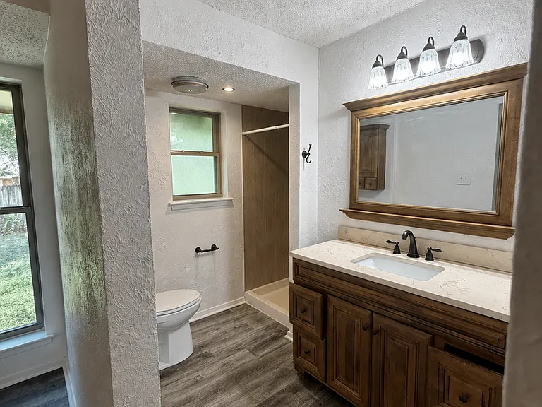 5309 Holly Trl — Photo 14