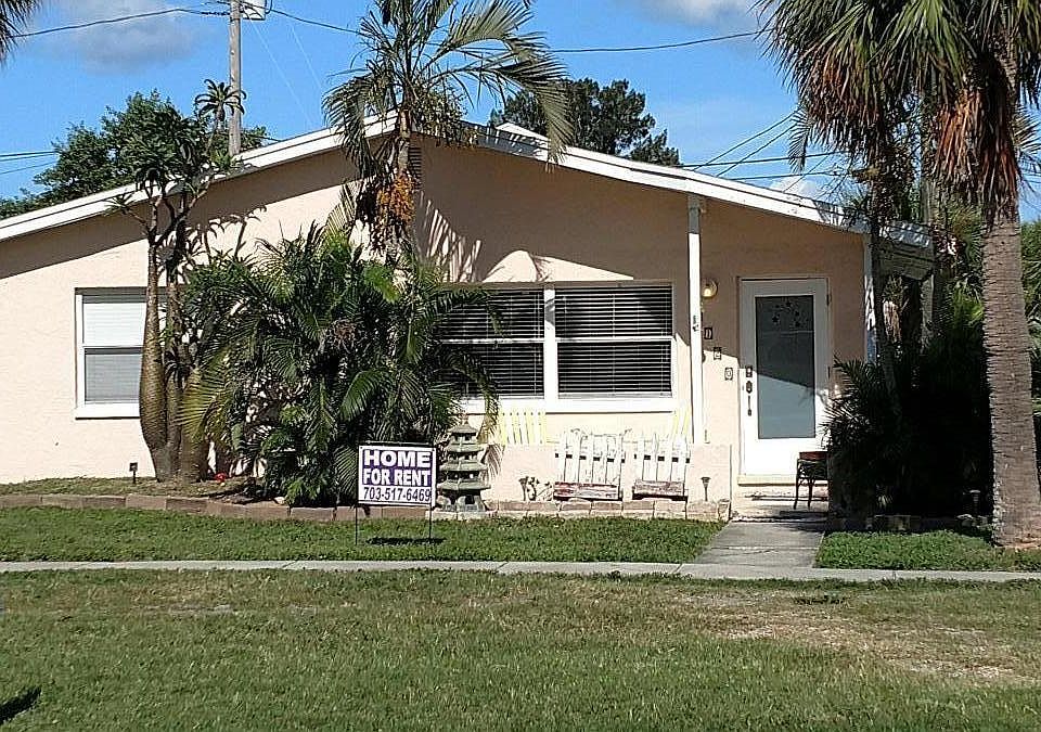 Beautiful home across the street from Gulfport Rec center and Gulfport Beach!