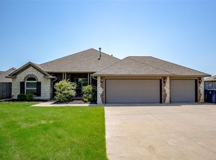2904 NW 184th Cir, Edmond, OK 73012