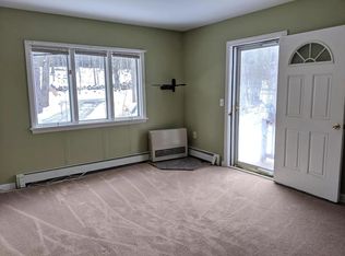 95 Bay Rd, Newmarket, NH 03857