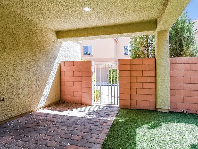 9519 Vega Carpio Ave — Photo 17