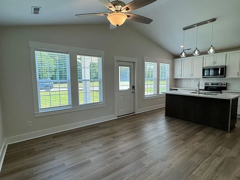 503 Pecan Tree Ln — Photo 5