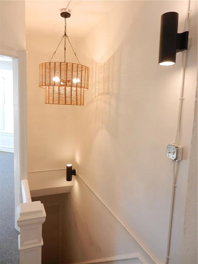2 bed, 1.0 bath, 2311 sqft, $1,795 — Photo 3