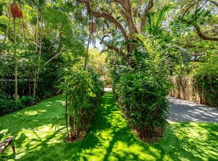 3569 Avocado Ave, Miami, FL 33133