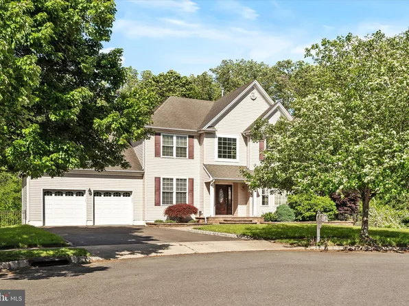 21 Jimarie Ct, Hamilton, NJ 08620