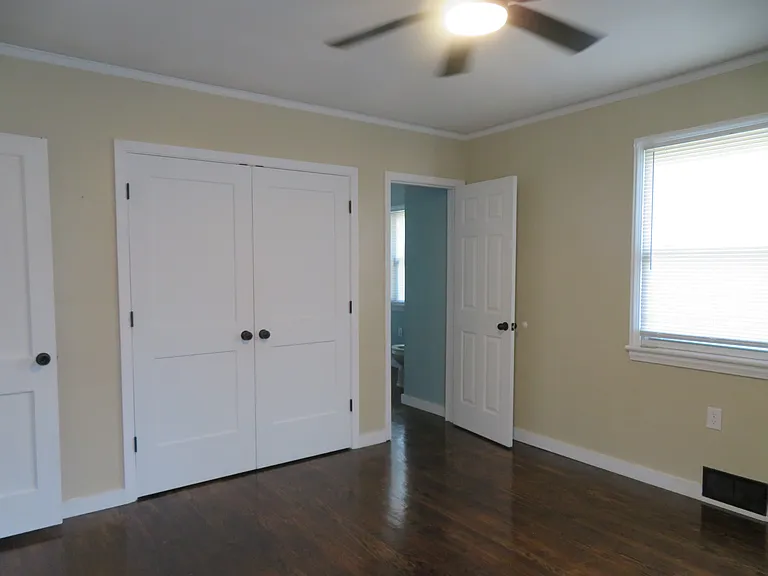 303 Flat Rock Rd — Photo 7