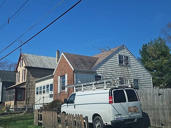 2nd image of 108 4th Ave