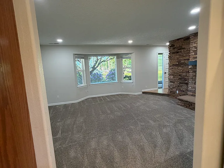 19107 NW 41st Ave — Photo 10