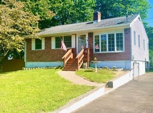 14 Eagle Pl, West Haven, CT 06516