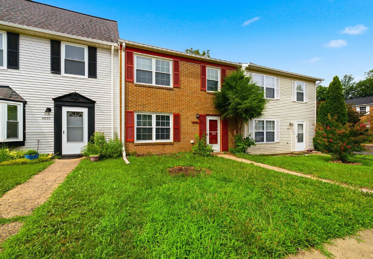 3 bed, 2.5 bath, 1232 sqft, $2,300 — Photo 1