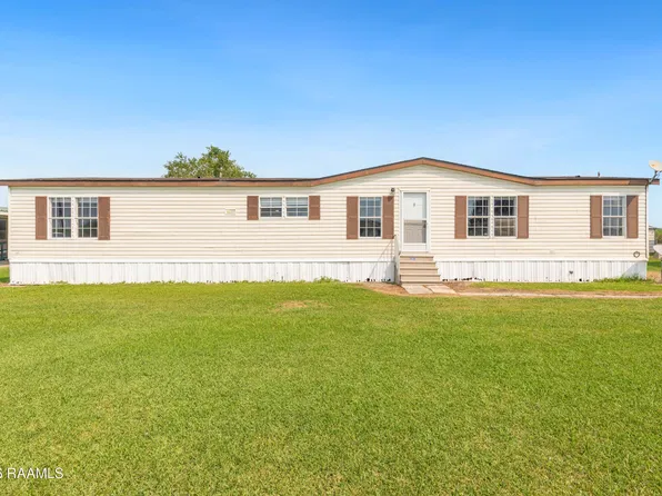 4703 Autumn Ln, Jeanerette, LA 70544