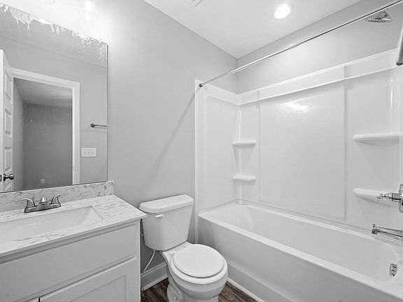 5th image of 821 Professional Park Dr #D