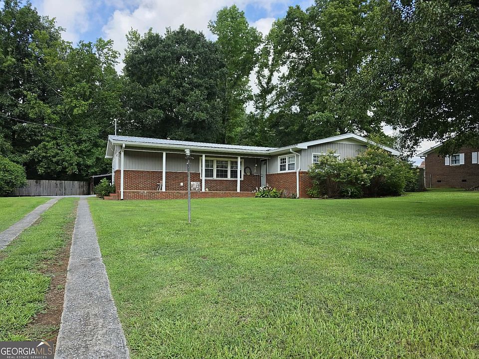 1st image of 534 Maple Dr