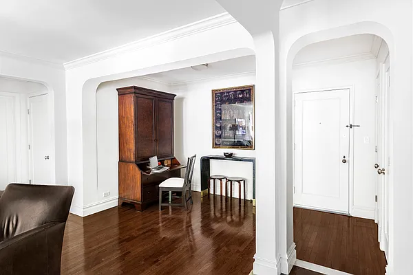 Sold by Warburg | media 14