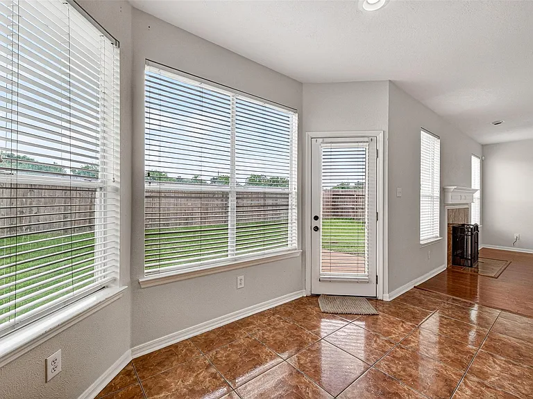 14603 Bladenboro Dr — Photo 19
